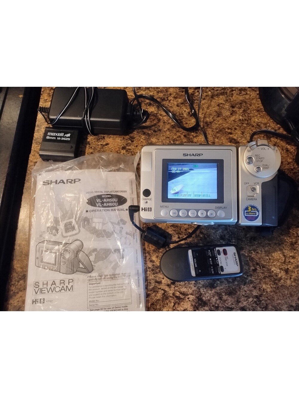 Sharp Viewcam VL-A110U Video8 Camcorder LCD Screen 16x Zoom w/Accessories TESTED